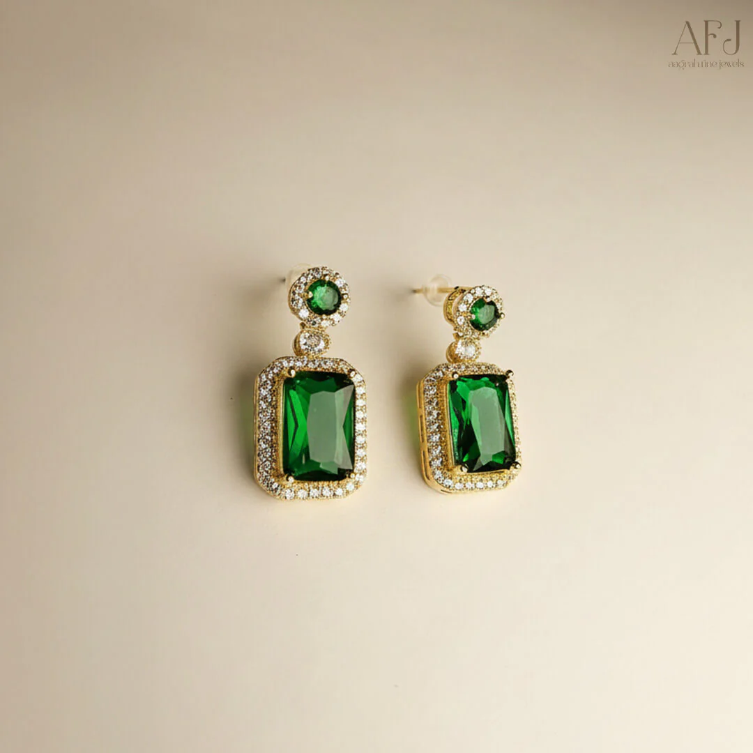 Gold-Plated Elegant Emerald Geometric Pendant Set - Image 5