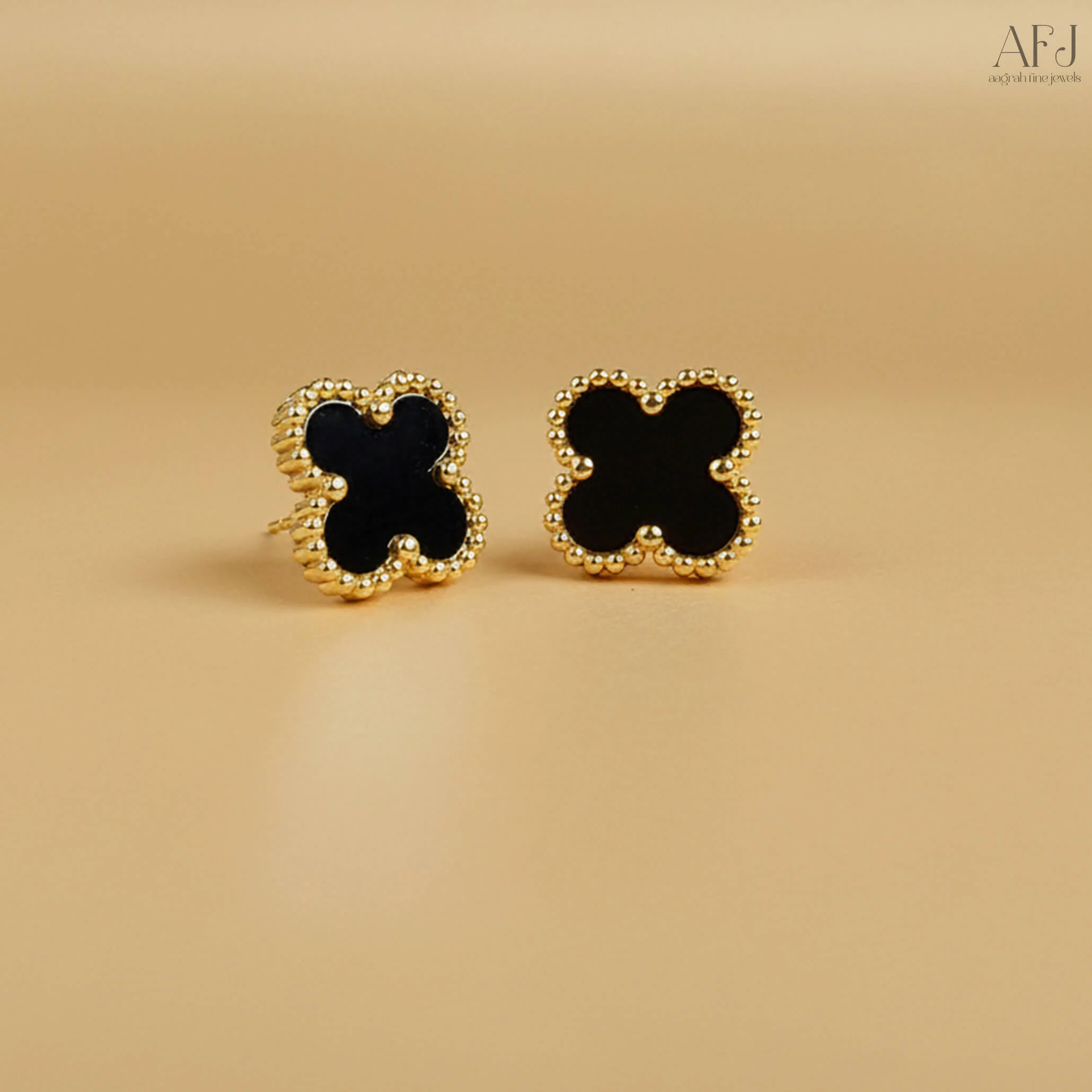 The Elegant Black Clover Jewellery Set - Image 3